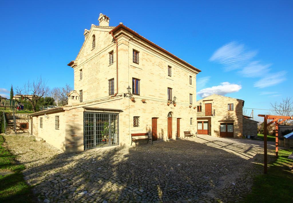 I Sassi Di San Giuseppe Hostal Montegiorgio Exterior foto